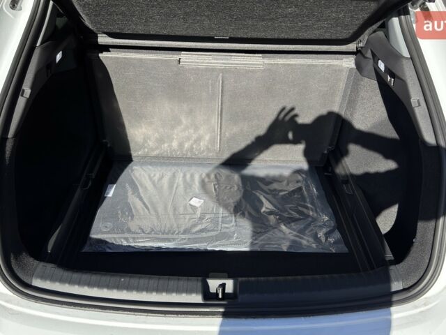 купить новое авто Ауди Q4 e-tron 2025 года от официального дилера E-SKM ZOO Ауди фото