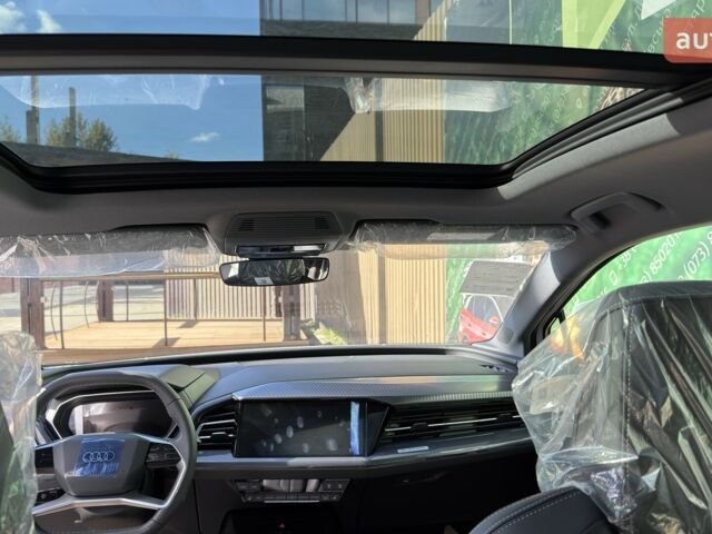 купить новое авто Ауди Q4 e-tron 2025 года от официального дилера E-SKM ZOO Ауди фото