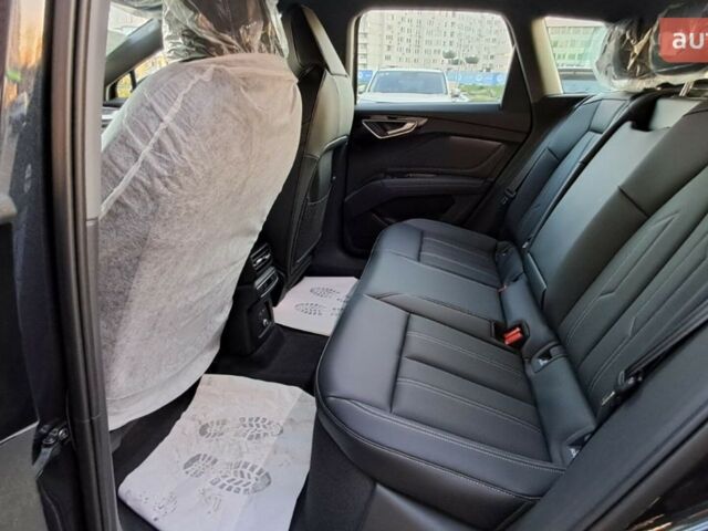 купить новое авто Ауди Q4 e-tron 2025 года от официального дилера E-SKM Позняки Ауди фото