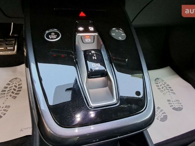 купить новое авто Ауди Q4 e-tron 2025 года от официального дилера E-SKM Позняки Ауди фото