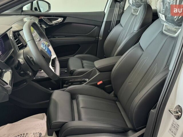 купить новое авто Ауди Q4 e-tron 2025 года от официального дилера E-SKM Ауди фото