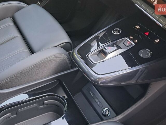 купить новое авто Ауди Q4 e-tron 2025 года от официального дилера Макс Ауди фото