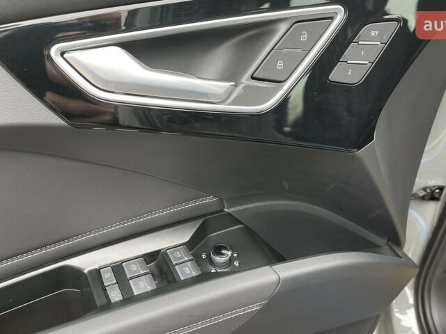 купити нове авто Ауді Q4 e-tron 2025 року від офіційного дилера Максим Путрівка Ауді фото