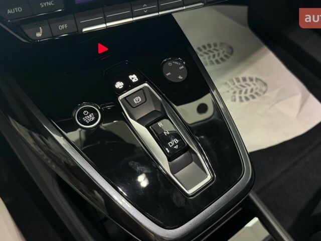 купить новое авто Ауди Q4 e-tron 2025 года от официального дилера E-SKM Ауди фото