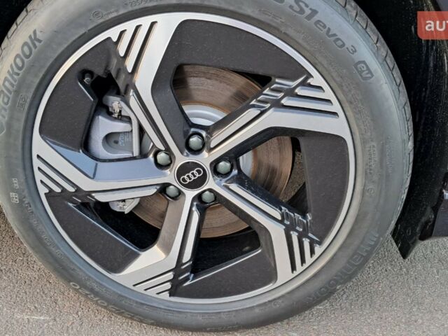купить новое авто Ауди Q4 e-tron 2025 года от официального дилера E-SKM Позняки Ауди фото
