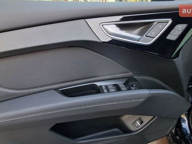 купить новое авто Ауди Q4 e-tron 2025 года от официального дилера E-SKM Позняки Ауди фото