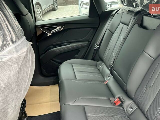 купить новое авто Ауди Q4 e-tron 2025 года от официального дилера Олег Львів Ауди фото