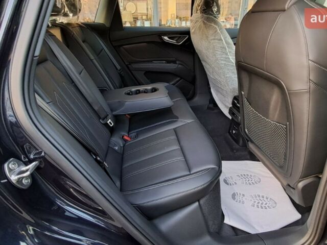 купить новое авто Ауди Q4 e-tron 2025 года от официального дилера E-SKM Позняки Ауди фото