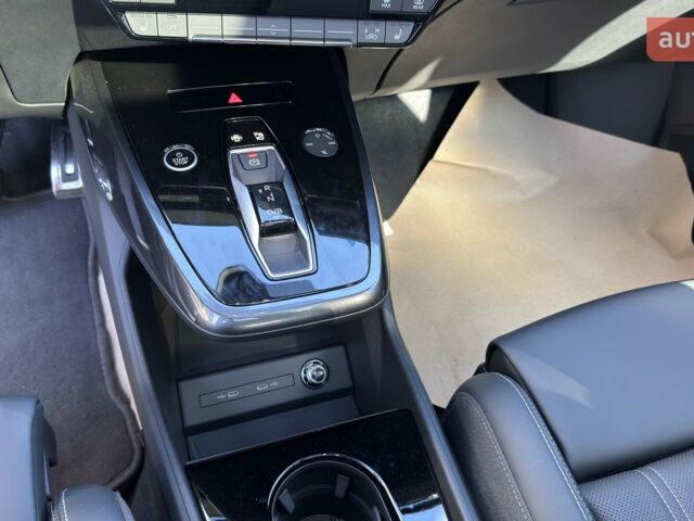 купить новое авто Ауди Q4 e-tron 2025 года от официального дилера E-SKM ZOO Ауди фото