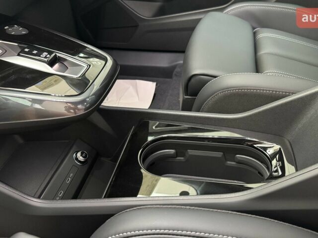 купить новое авто Ауди Q4 e-tron 2025 года от официального дилера E-SKM Ауди фото