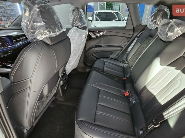 купити нове авто Ауді Q4 e-tron 2025 року від офіційного дилера Денис Фатов Ауді фото