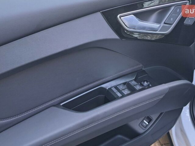 купить новое авто Ауди Q4 e-tron 2025 года от официального дилера Макс Ауди фото