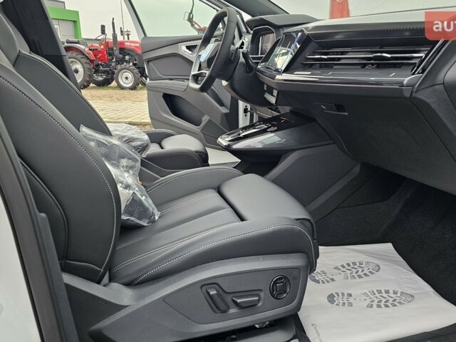 купить новое авто Ауди Q4 e-tron 2025 года от официального дилера Максим Путрівка Ауди фото