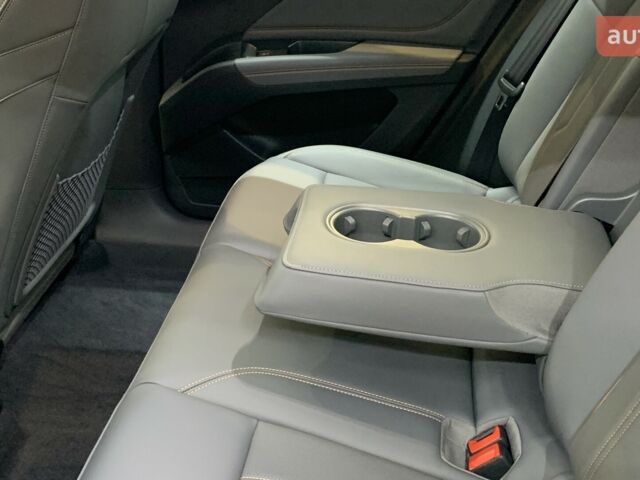 купить новое авто Ауди Q4 e-tron 2025 года от официального дилера "АТЛАНТ МОТОРЗ ЕНЕРДЖІ" ХАРКІВ Ауди фото