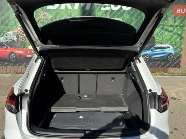 купить новое авто Ауди Q4 e-tron 2025 года от официального дилера E-SKM ZOO Ауди фото