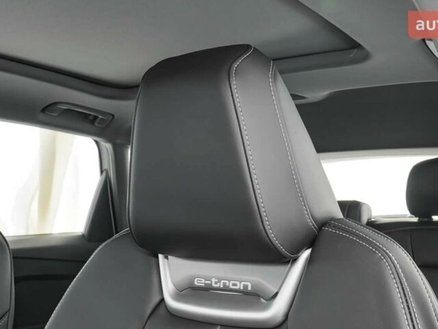 купить новое авто Ауди Q4 e-tron 2025 года от официального дилера Константин Альперович Ауди фото