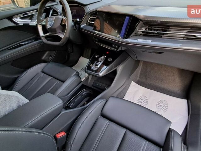 купить новое авто Ауди Q4 e-tron 2025 года от официального дилера E-SKM Позняки Ауди фото