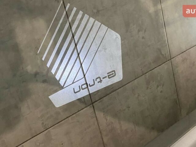 купити нове авто Ауді Q4 e-tron 2025 року від офіційного дилера Petr Ауді фото