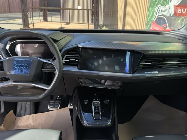 купить новое авто Ауди Q4 e-tron 2025 года от официального дилера E-SKM ZOO Ауди фото