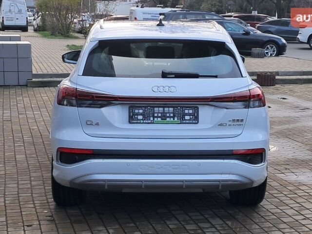 купить новое авто Ауди Q4 e-tron 2025 года от официального дилера Макс Ауди фото