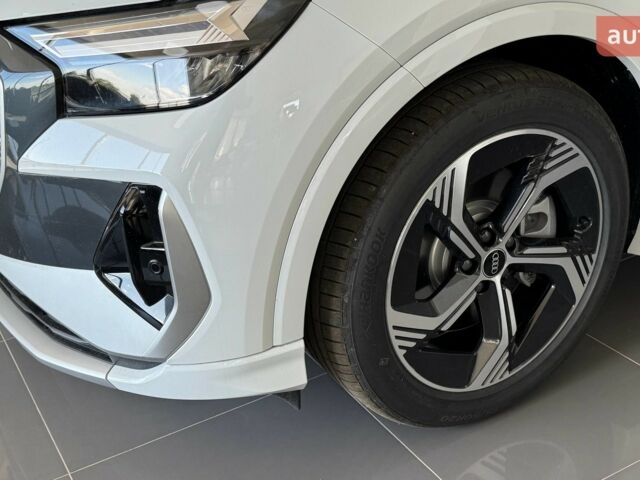 купить новое авто Ауди Q4 e-tron 2025 года от официального дилера E-SKM Ауди фото