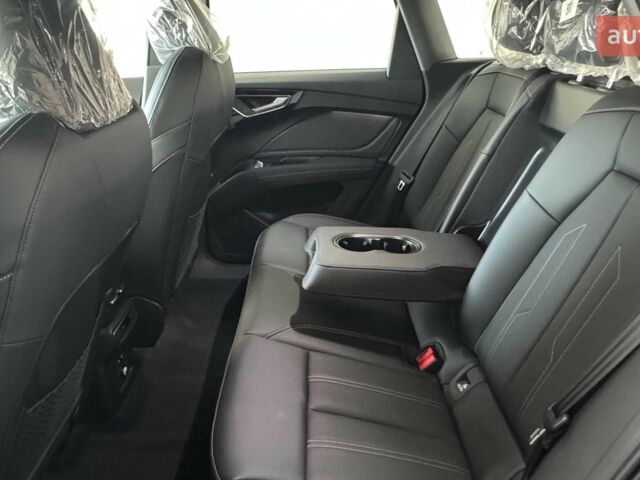 купить новое авто Ауди Q4 e-tron 2025 года от официального дилера E-SKM Ауди фото