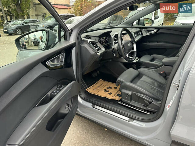 Серый Ауди Q4 e-tron, объемом двигателя 0 л и пробегом 130 тыс. км за 28000 $, фото 23 на Automoto.ua