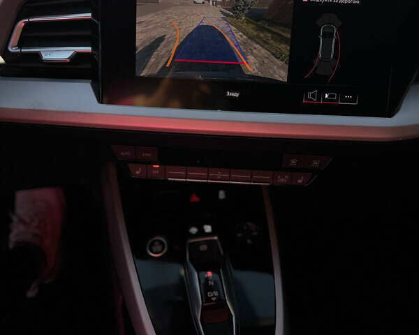 Серый Ауди Q4 e-tron, объемом двигателя 0 л и пробегом 80 тыс. км за 34999 $, фото 5 на Automoto.ua