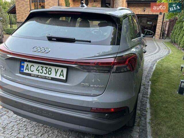 Сірий Ауді Q4 e-tron, об'ємом двигуна 0 л та пробігом 70 тис. км за 22700 $, фото 4 на Automoto.ua
