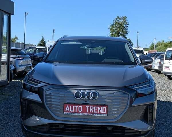 Серый Ауди Q4 e-tron, объемом двигателя 0 л и пробегом 38 тыс. км за 27100 $, фото 1 на Automoto.ua