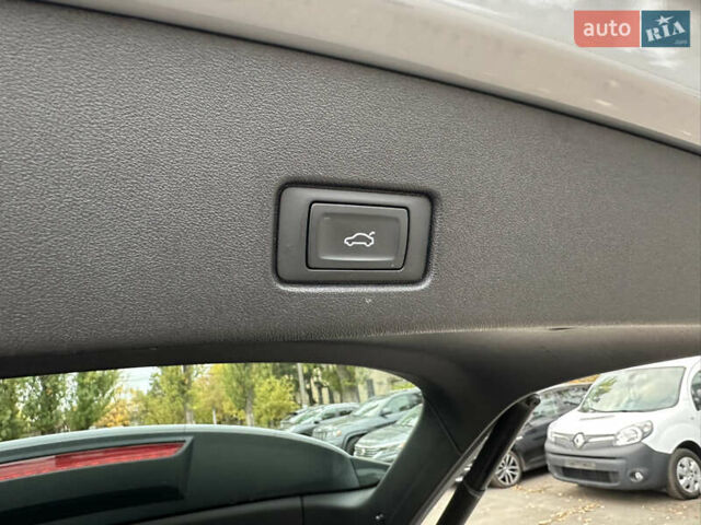Сірий Ауді Q4 e-tron, об'ємом двигуна 0 л та пробігом 130 тис. км за 26900 $, фото 14 на Automoto.ua