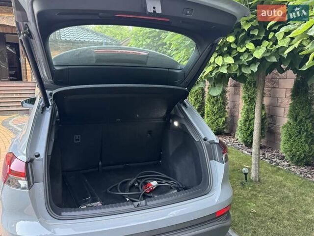 Сірий Ауді Q4 e-tron, об'ємом двигуна 0 л та пробігом 70 тис. км за 22700 $, фото 6 на Automoto.ua
