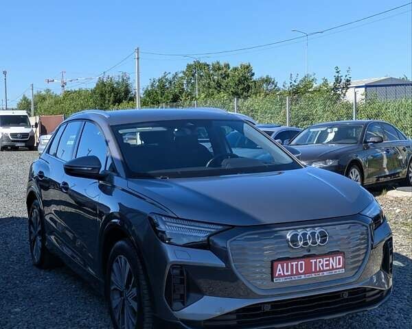 Серый Ауди Q4 e-tron, объемом двигателя 0 л и пробегом 38 тыс. км за 27100 $, фото 2 на Automoto.ua