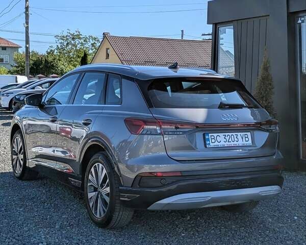 Серый Ауди Q4 e-tron, объемом двигателя 0 л и пробегом 38 тыс. км за 27100 $, фото 4 на Automoto.ua