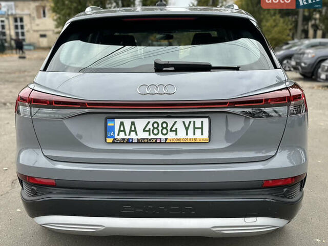 Серый Ауди Q4 e-tron, объемом двигателя 0 л и пробегом 130 тыс. км за 28000 $, фото 4 на Automoto.ua