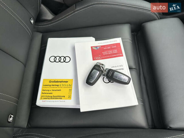 Сірий Ауді Q4 e-tron, об'ємом двигуна 0 л та пробігом 130 тис. км за 26900 $, фото 26 на Automoto.ua