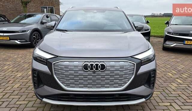 Серый Ауди Q4 e-tron, объемом двигателя 0 л и пробегом 129 тыс. км за 24532 $, фото 1 на Automoto.ua