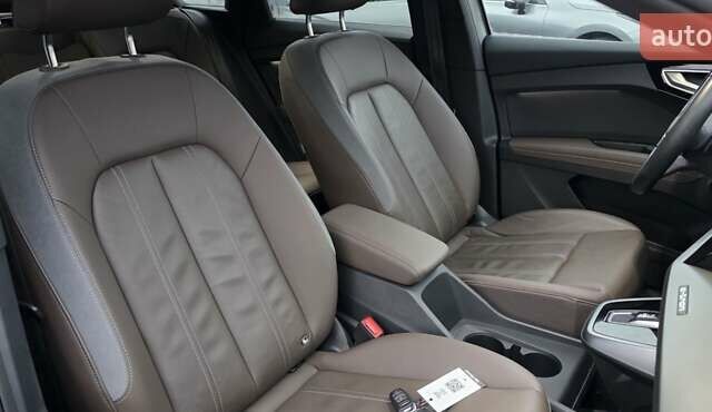 Серый Ауди Q4 e-tron, объемом двигателя 0 л и пробегом 129 тыс. км за 24532 $, фото 17 на Automoto.ua