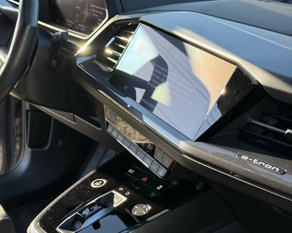 Серый Ауди Q4 e-tron, объемом двигателя 0 л и пробегом 110 тыс. км за 29800 $, фото 23 на Automoto.ua