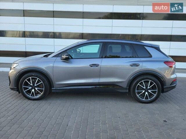 Сірий Ауді Q4 e-tron, об'ємом двигуна 0 л та пробігом 42 тис. км за 34500 $, фото 4 на Automoto.ua