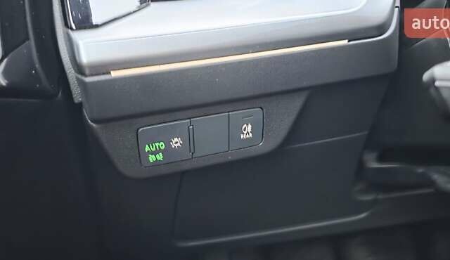 Серый Ауди Q4 e-tron, объемом двигателя 0 л и пробегом 129 тыс. км за 24532 $, фото 29 на Automoto.ua