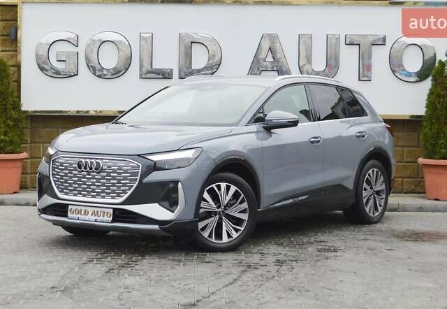 Серый Ауди Q4 e-tron, объемом двигателя 0 л и пробегом 22 тыс. км за 29999 $, фото 3 на Automoto.ua