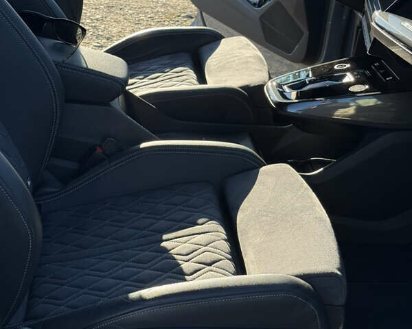 Серый Ауди Q4 e-tron, объемом двигателя 0 л и пробегом 110 тыс. км за 29800 $, фото 24 на Automoto.ua