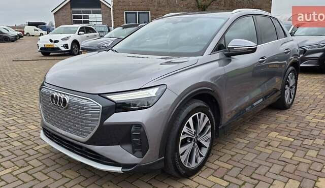 Серый Ауди Q4 e-tron, объемом двигателя 0 л и пробегом 129 тыс. км за 24532 $, фото 2 на Automoto.ua