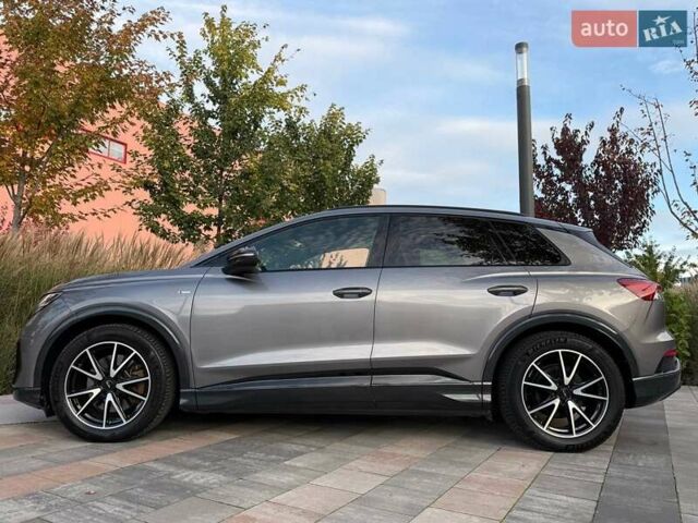 Сірий Ауді Q4 e-tron, об'ємом двигуна 0 л та пробігом 45 тис. км за 36200 $, фото 3 на Automoto.ua
