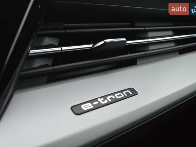 Серый Ауди Q4 e-tron, объемом двигателя 0 л и пробегом 22 тыс. км за 29999 $, фото 28 на Automoto.ua