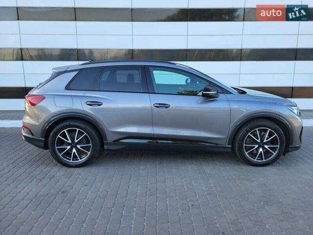 Сірий Ауді Q4 e-tron, об'ємом двигуна 0 л та пробігом 42 тис. км за 34500 $, фото 5 на Automoto.ua