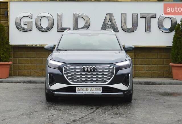 Серый Ауди Q4 e-tron, объемом двигателя 0 л и пробегом 22 тыс. км за 29999 $, фото 2 на Automoto.ua