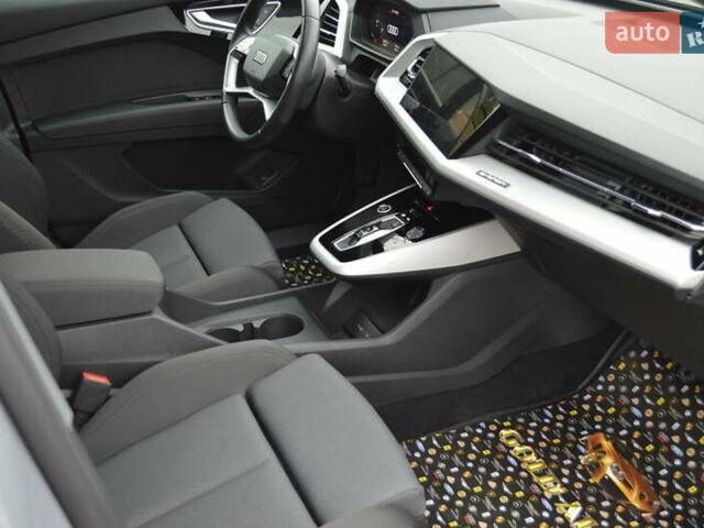 Серый Ауди Q4 e-tron, объемом двигателя 0 л и пробегом 22 тыс. км за 29999 $, фото 35 на Automoto.ua