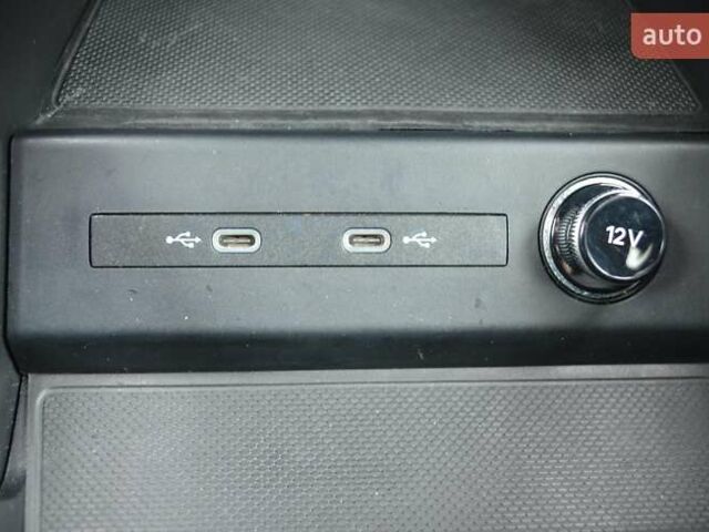 Серый Ауди Q4 e-tron, объемом двигателя 0 л и пробегом 22 тыс. км за 29999 $, фото 27 на Automoto.ua